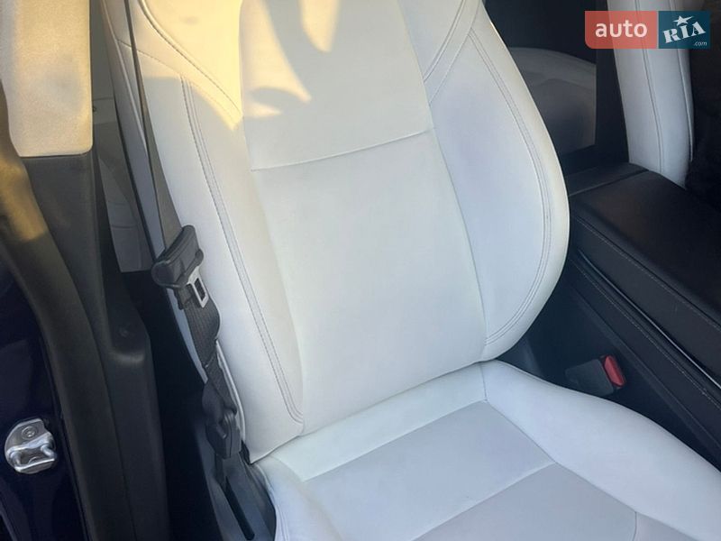 Позашляховик / Кросовер Tesla Model Y 2021 в Києві