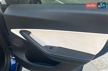 Позашляховик / Кросовер Tesla Model Y 2021 в Києві