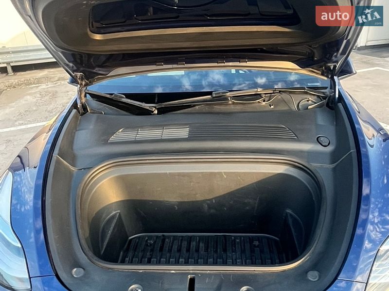 Позашляховик / Кросовер Tesla Model Y 2021 в Києві