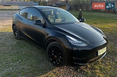 Tesla Model Y  2021