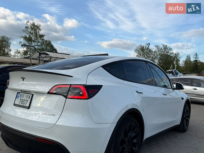 Внедорожник / Кроссовер Tesla Model Y 2021 в Черновцах