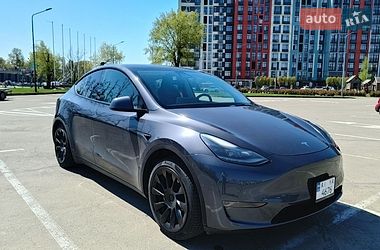 Tesla Model Y  2021