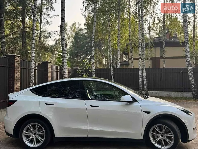 Tesla Model Y 2021