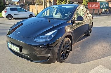 Tesla Model Y  2024