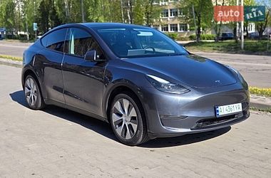 Tesla Model Y  2023