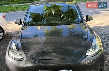Tesla Model Y  2021