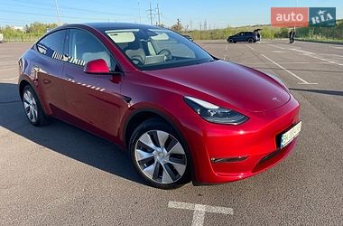 Tesla Model Y  2024