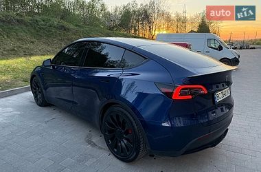 Tesla Model Y  2021