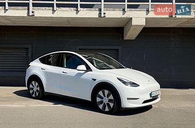 Tesla Model Y  2023