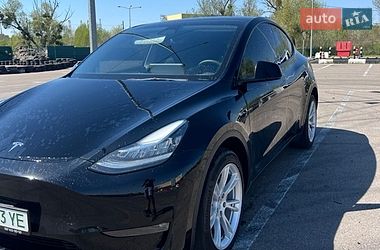 Tesla Model Y  2021