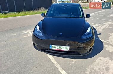 Tesla Model Y  2022