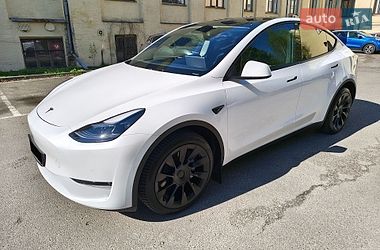 Tesla Model Y  2022