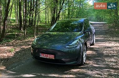 Tesla Model Y  2022