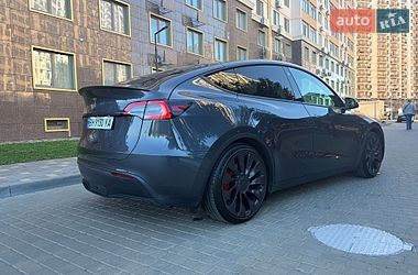 Tesla Model Y  2022
