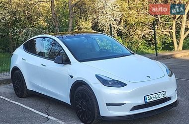Tesla Model Y  2022