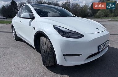 Tesla Model Y  2023