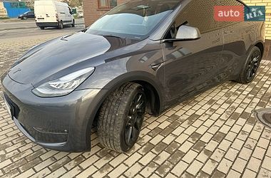Tesla Model Y  2021