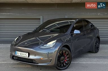 Tesla Model Y  2020