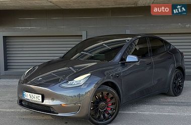 Tesla Model Y  2020