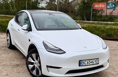 Tesla Model Y  2021