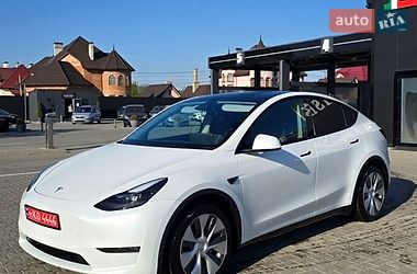 Tesla Model Y  2023