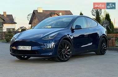 Tesla Model Y  2024