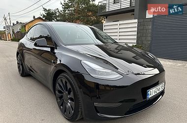 Tesla Model Y 2024