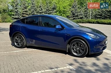 Tesla Model Y  2021