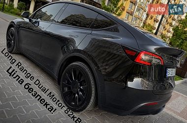 Tesla Model Y  2024