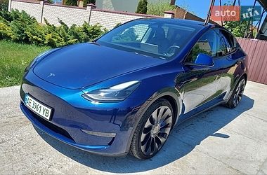 Tesla Model Y  2024