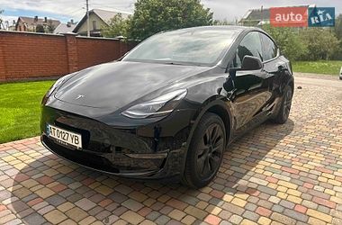 Tesla Model Y 2024