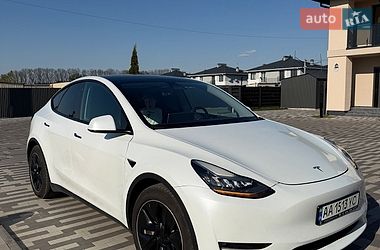 Tesla Model Y  2023