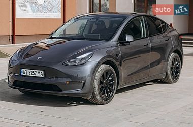 Tesla Model Y  2023