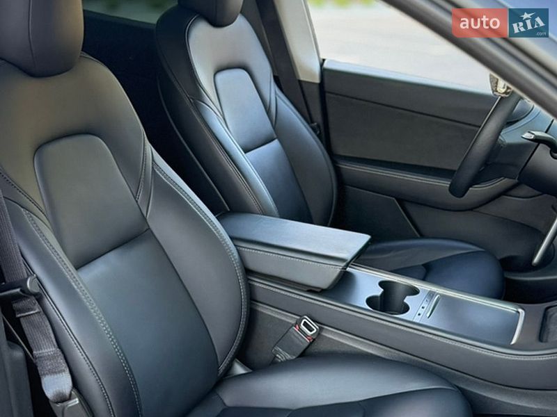Внедорожник / Кроссовер Tesla Model Y 2022 в Луцке