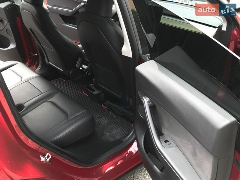 Позашляховик / Кросовер Tesla Model Y 2023 в Львові фото 14 Позашляховик / Кросовер Tesla Model Y 2023 в Львові