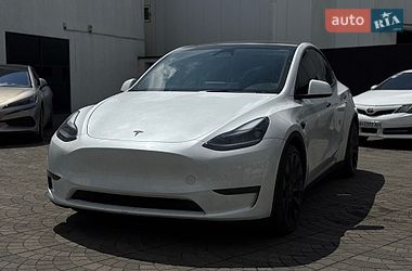 Tesla Model Y  2024