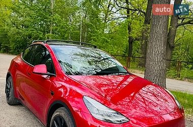 Tesla Model Y  2021