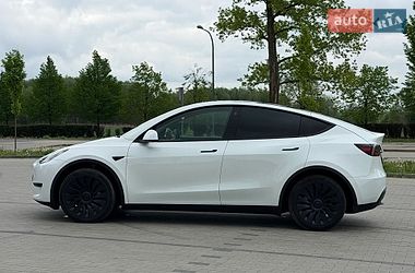 Tesla Model Y  2023