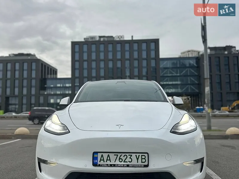 Tesla Model Y 2021