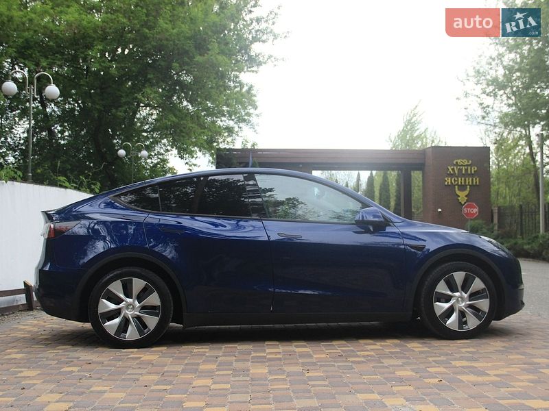 Внедорожник / Кроссовер Tesla Model Y 2022 в Киеве
