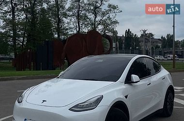 Tesla Model Y 2021