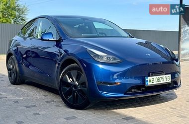 Tesla Model Y  2024
