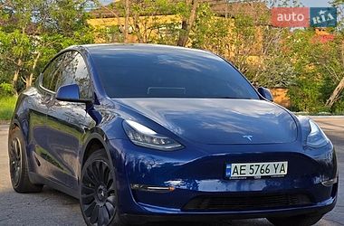 Tesla Model Y  2021