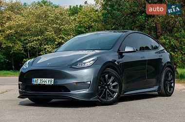 Tesla Model Y  2020