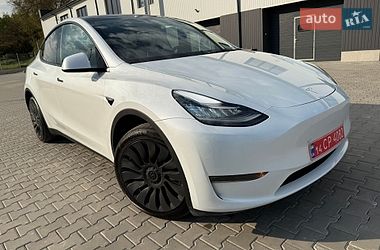 Tesla Model Y  2023