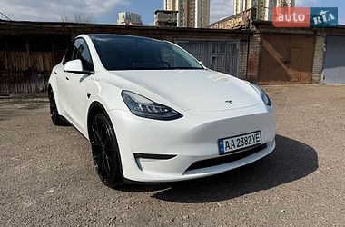 Tesla Model Y  2021