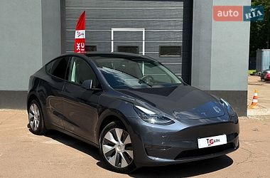 Tesla Model Y  2023
