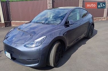 Tesla Model Y  2023