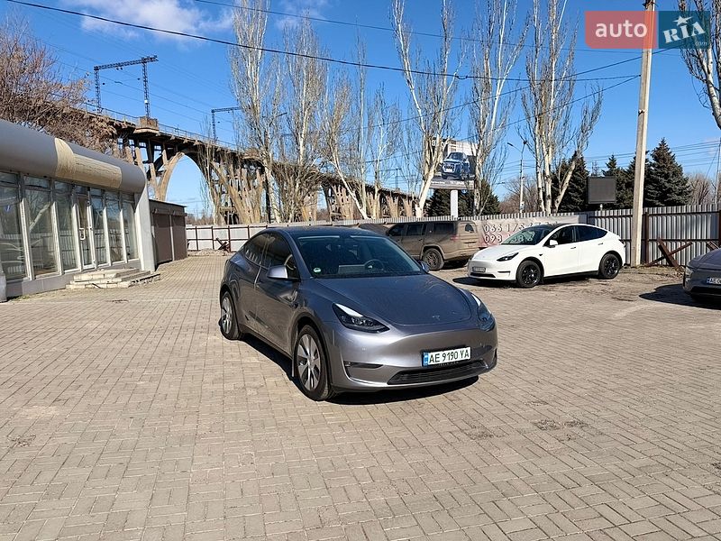 Внедорожник / Кроссовер Tesla Model Y 2024 в Днепре