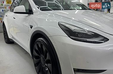 Tesla Model Y  2022